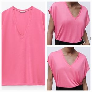 Zara V-Neck Top in Fuchsia Size Large